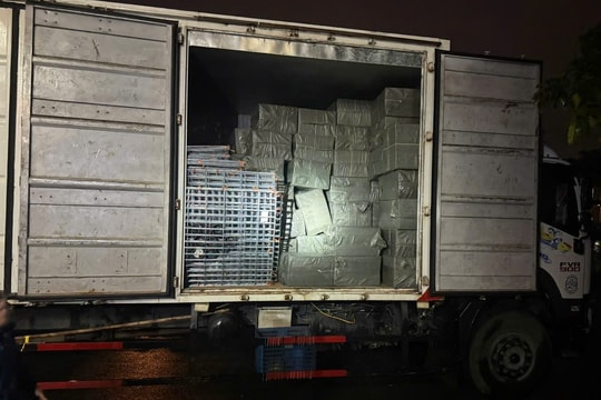Quảng Trị: Phát hiện xe tải vận chuyển hơn 69.000 bao thuốc lá ngoại trái phép