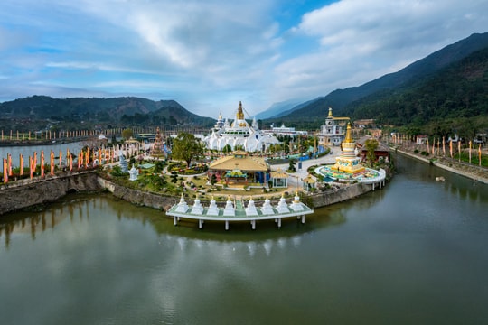 Đại Bảo tháp Tây Thiên chào năm mới 2026 trong Pháp hội cầu an đặc biệt