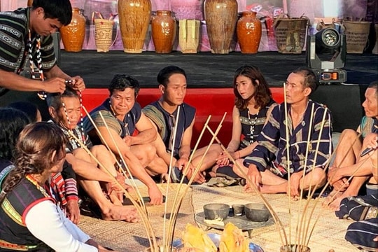 Bảo tồn, phát huy tri thức bản địa của đồng bào K’Ho