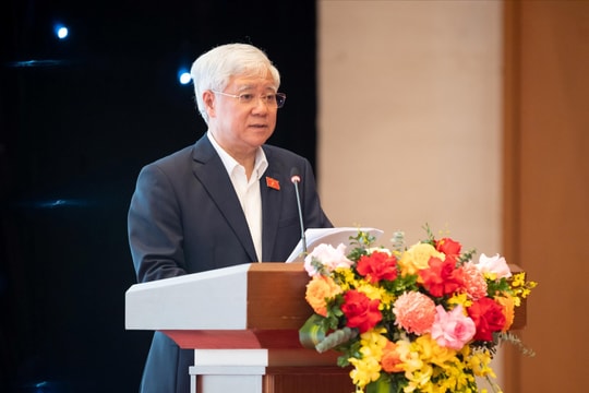 Văn phòng Quốc hội đoàn kết, thống nhất, khắc phục mọi khó khăn, hoàn thành tốt chức năng tham mưu, giúp việc