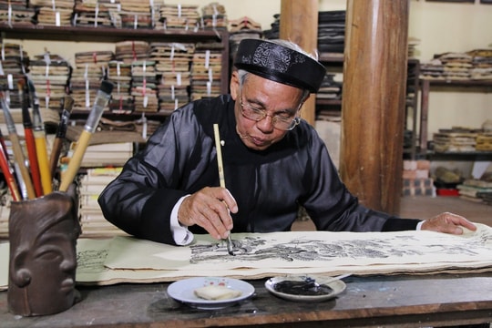 Giữ nghề làm tranh dân gian Đông Hồ