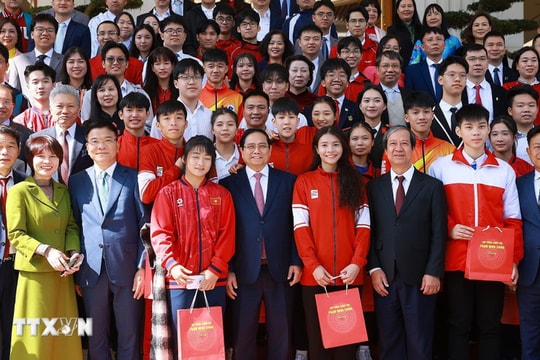 Thủ tướng Phạm Minh Chính: Tiếp tục quan tâm, chăm lo hơn nữa cho giáo dục và đào tạo