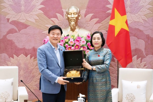 Phó Chủ tịch Quốc hội Nguyễn Thị Thanh tiếp Đoàn Viện nghiên cứu kinh tế Kimhakmin E-roun, Hàn Quốc