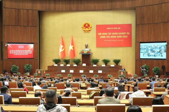 Cần thường xuyên cập nhật, chia sẻ, bồi dưỡng cho đội ngũ cán bộ làm công tác Đảng