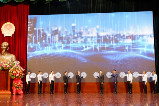 Ra mắt ứng dụng “HĐND số TP. Hồ Chí Minh” và Cổng thông tin điện tử HĐND TP. Hồ Chí Minh