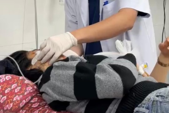 Lật xe khách ở Phình Hồ, Lào Cai: Bệnh viện Việt Đức khẩn trương cấp cứu các nạn nhân