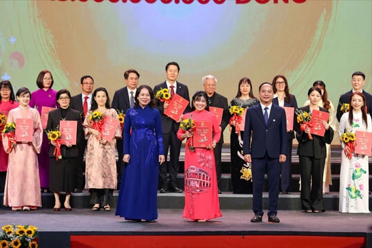 Phó Chủ tịch nước Võ Thị Ánh Xuân dự chương trình “Mùa xuân cho em” lần thứ 19