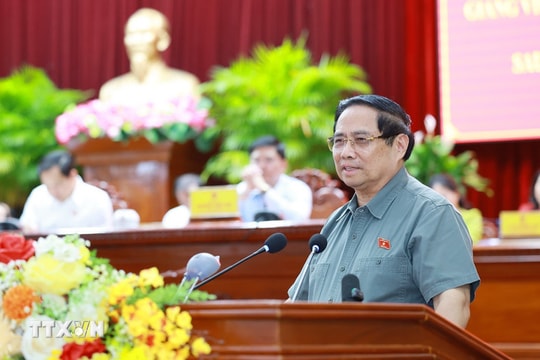 Thủ tướng Phạm Minh Chính tiếp xúc cử tri thành phố Cần Thơ
