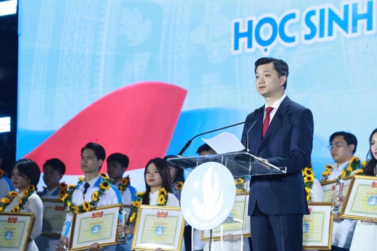 Bí thư Nguyễn Minh Triết: "Học sinh, sinh viên tiếp tục khẳng định vai trò nòng cốt, trách nhiệm và bản lĩnh của mình trong việc đảm đương những nhiệm vụ mới của đất nước"
