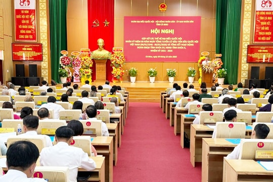 Chủ nhiệm Ủy ban Dân nguyện và Giám sát Dương Thanh Bình dự Hội nghị gặp gỡ các thế hệ ĐBQH tỉnh Cà Mau qua các thời kỳ