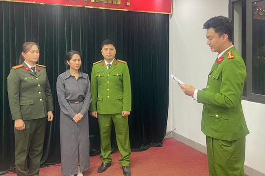 Giám đốc công ty tổ chức show “Về đây bốn cánh chim trời” bị khởi tố về tội lừa đảo chiếm đoạt tài sản