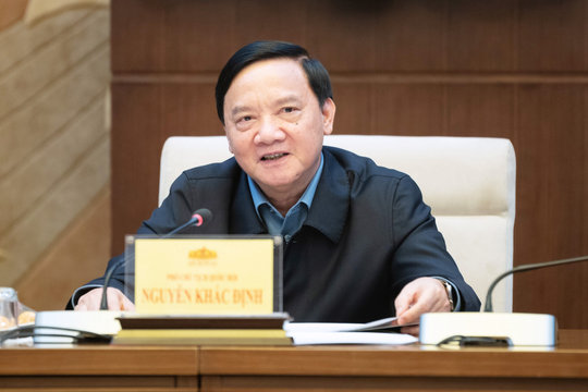 Phó Chủ tịch Quốc hội Nguyễn Khắc Định làm việc với Văn phòng Quốc hội về công tác chuyển đổi số của Quốc hội