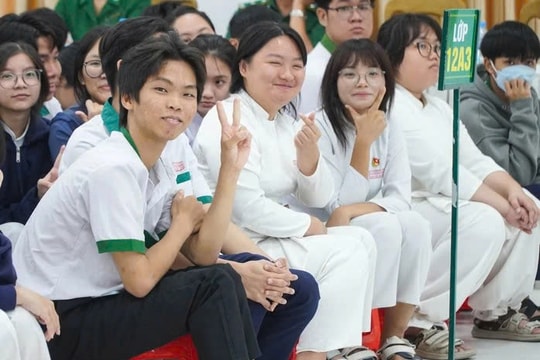 TP. Hồ Chí Minh: Tăng cường hướng nghiệp cho học sinh ngoại thành