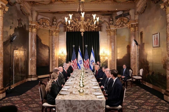 Cuộc gặp Trump - Netanyahu: Cảnh báo không kích Iran, gây sức ép với Hamas
