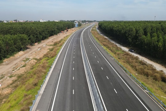 Đồng Nai: Tháo gỡ khó khăn, đẩy nhanh tiến độ những dự án trọng điểm bị "lỡ nhịp"