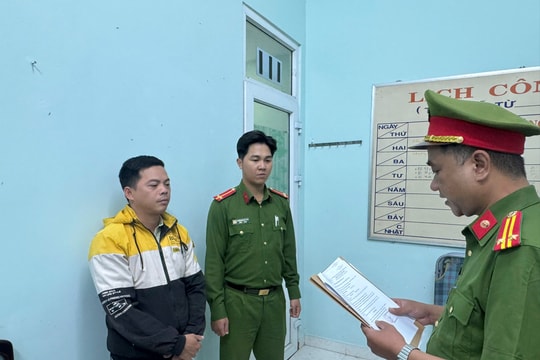 Khai thác cát trái phép trên sông Cu Đê, một đối tượng bị khởi tố