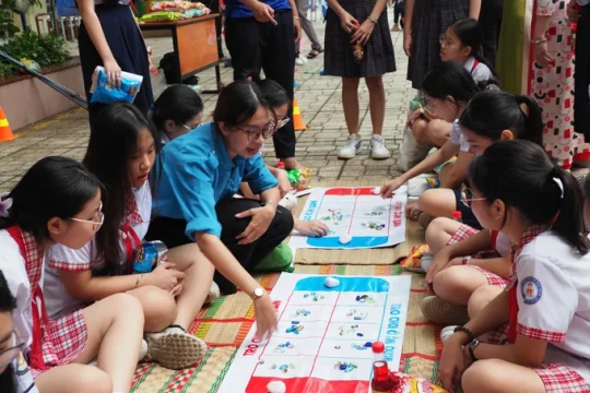 TP. Hồ Chí Minh: Từ tháng 1/2026, trường học hạn chế học sinh dùng điện thoại vào giờ chơi