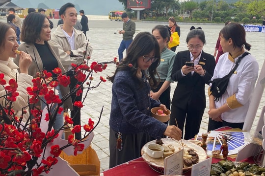 Hơn 100.000 lượt người tham quan, trải nghiệm Liên hoan Ẩm thực Ninh Bình