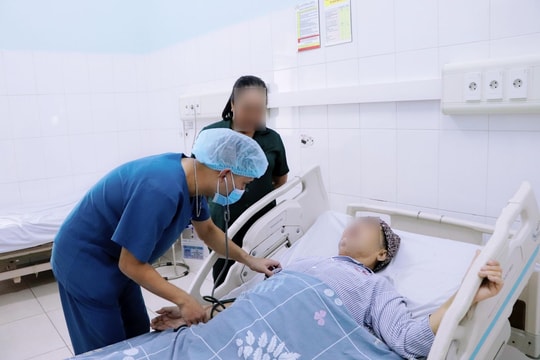 Tự ý tiêm thuốc giảm đau, người đàn ông thủng dạ dày nguy kịch