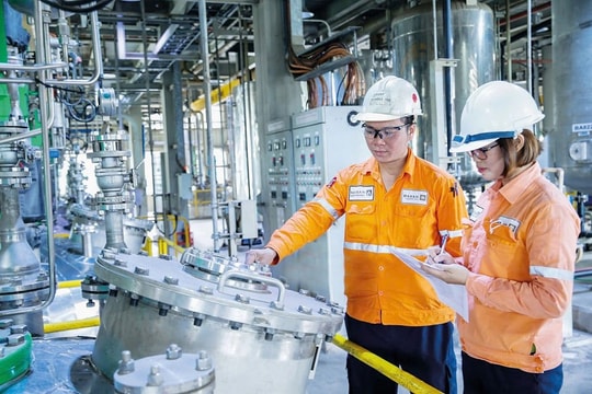 Ngành sản xuất bước vào năm mới với "vị thế tích cực"