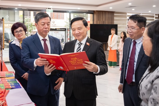 Phó Chủ tịch Quốc hội Nguyễn Khắc Định tham dự Lễ giới thiệu cuốn sách “80 năm Quốc hội Việt Nam - Những dấu ấn lịch sử”