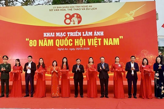 Nghệ An khai mạc triển lãm ảnh “80 năm Quốc hội Việt Nam”