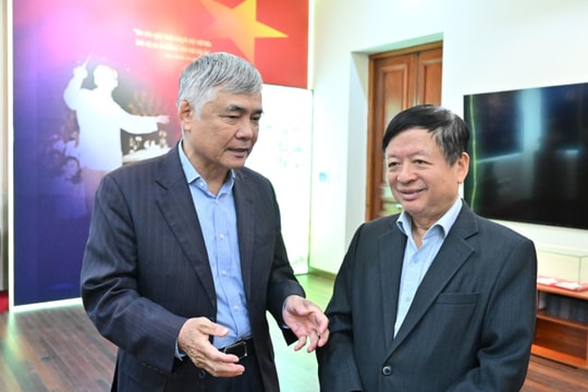 “Nguyện vì dân” - Khúc chính ca từ chiếc huy hiệu đỏ thắm