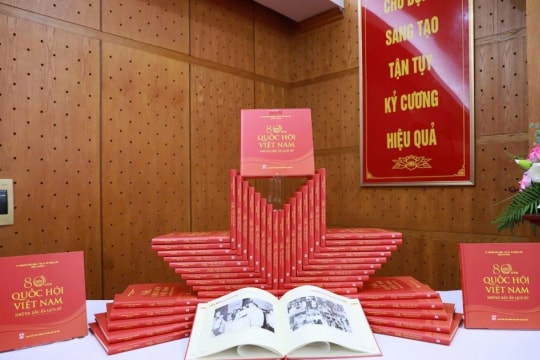 Book on Vietnamese NA's 80-year history debuts