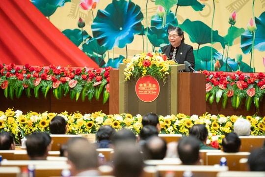 Quốc hội thực hiện chính sách dân tộc trên nguyên tắc bình đẳng, đoàn kết, cùng phát triển