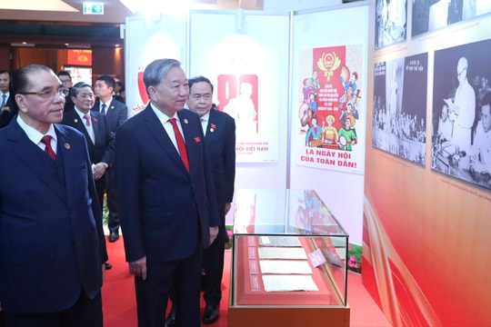 Triển lãm “Quốc hội Việt Nam - 80 năm đồng hành cùng dân tộc”: Mạch nguồn cảm xúc về ý Đảng, lòng Dân