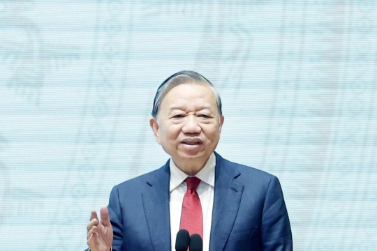 Party leader calls for decisive mindset shift from administration to development creation
