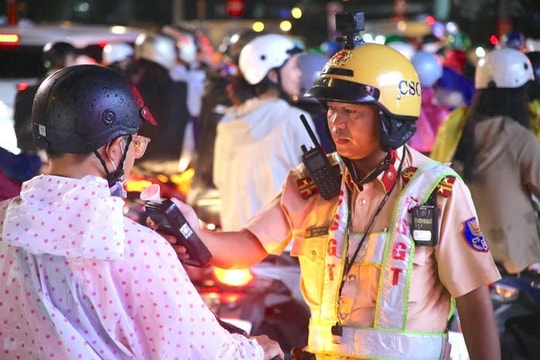 CSGT TP. Hồ Chí Minh xử nghiêm vi phạm giao thông dịp Tết Nguyên đán Bính Ngọ
