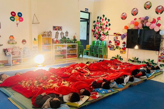 Lào Cai nhiệt độ có nơi dưới 5 độ C, các trường học tăng cường biện pháp chống rét cho học sinh