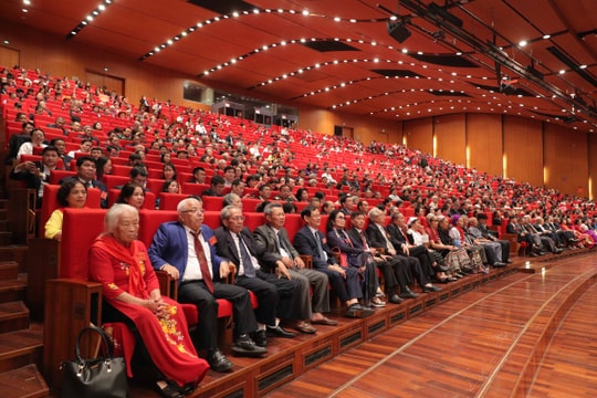 80 năm đổi mới, hành động vì Nhân dân