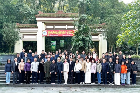 Ủy ban Pháp luật và Tư pháp tổ chức hoạt động "Về nguồn" tại Ba Vì, Hà Nội
