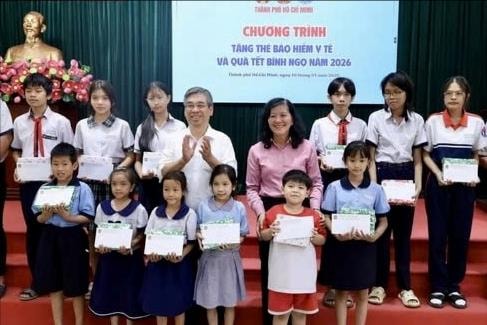 TP. Hồ Chí Minh: Nghiêm cấm dùng công quỹ biếu, tặng quà Tết cho lãnh đạo các cấp