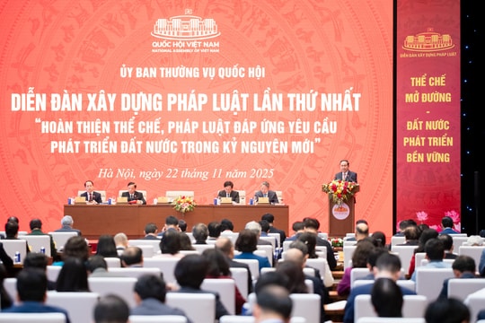 Từ “quản lý - kiểm soát” sang “kiến tạo - phát triển”