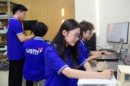 Tuyển sinh 2026: Trường ĐH Khoa học và Công nghệ Hà Nội xét tuyển chứng chỉ quốc tế SAT/ ACT kết hợp với phỏng vấn