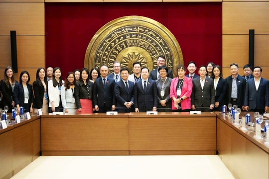 Thường trực Ủy ban Khoa học, Công nghệ và Môi trường làm việc với Đoàn Doanh nghiệp cấp cao ngành kinh tế số của Hội đồng Kinh doanh Hoa Kỳ - ASEAN