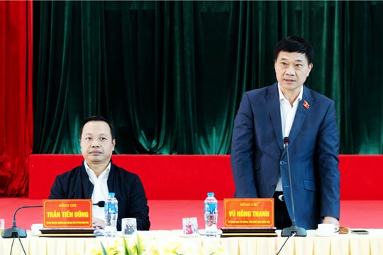 Phó Chủ tịch Quốc hội Vũ Hồng Thanh giám sát, kiểm tra công tác bầu cử tại xã Búng Lao, Điện Biên