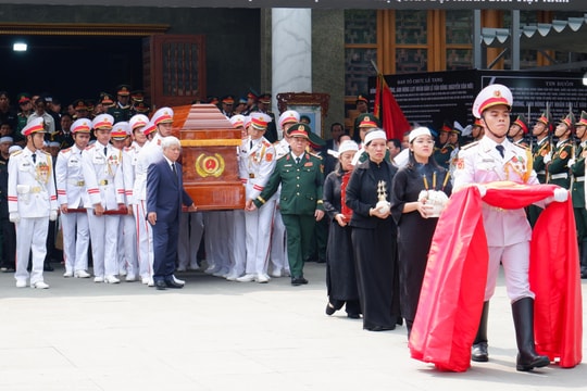 Cử hành trọng thể Lễ truy điệu Đại tướng Lê Văn Dũng