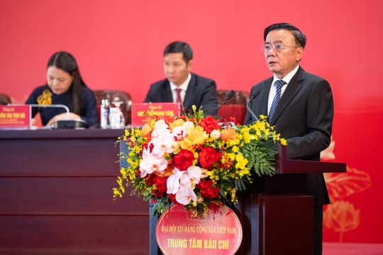 Thường trực Ban Bí thư Trần Cẩm Tú chủ trì họp báo quốc tế về Đại hội XIV của Đảng