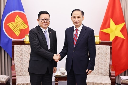 Foreign Minister receives ASEAN Secretary-General