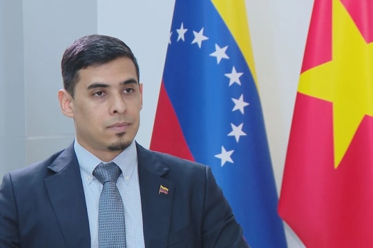 Chance for Vietnam to carry forward successful development policies: Venezuelan ambassador