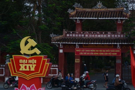Lao media briefed on key innovations of Vietnam’s 14th Party National Congress