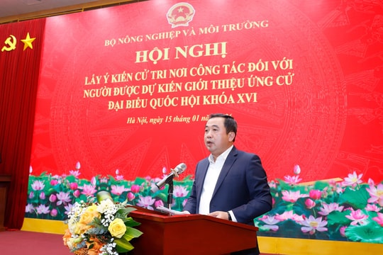 Introducing Minister of Agriculture and Environment Tran Duc Thang as a candidate for the 16th NA