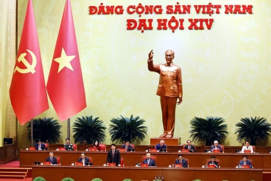 Plenary session discusses Party Congress documents
