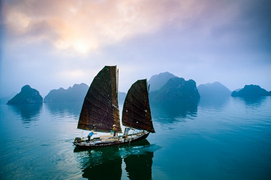 Nâng niu Việt Nam như "cõi riêng"