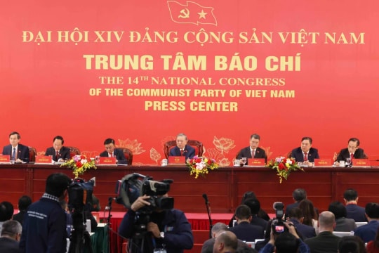 Party General Secretary To Lam chairs int'l press conference to announce outcomes of 14th National Party Congress