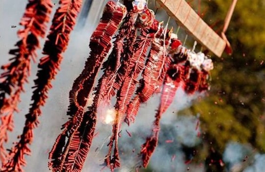 Trẻ bỏng nặng vì tự ý đốt pháo, cảnh báo nguy hiểm dịp cận tết